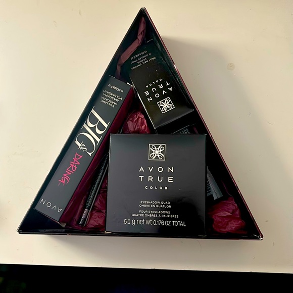 Avon Divine Wine Gift Set Exclusive Collection - Picture 1 of 9